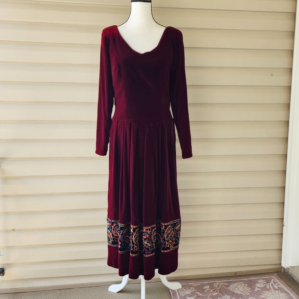 Vintage Nancy Johnson burgundy velvet dress
